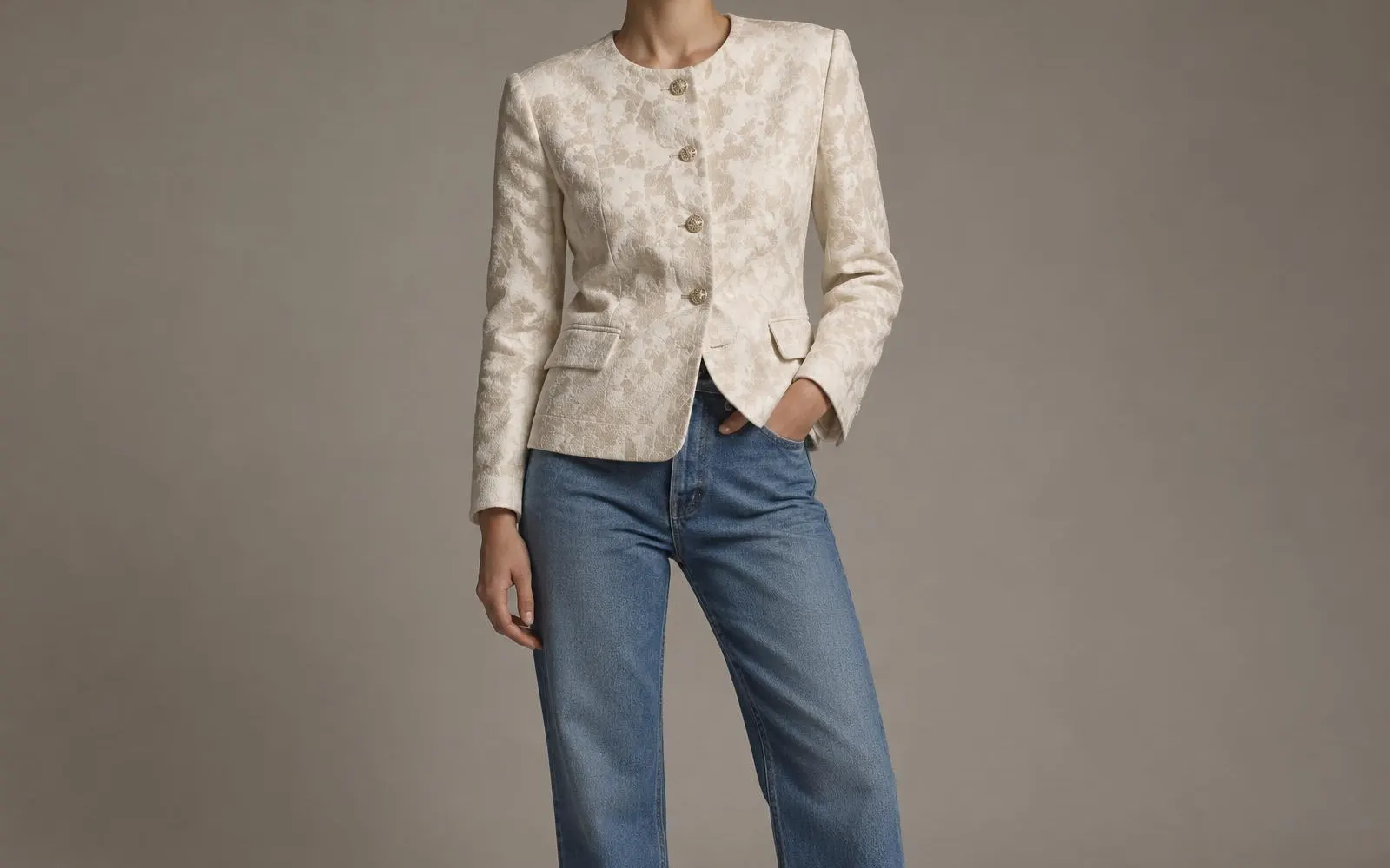 La tendenza che rende ricco ogni look con i jeans questo autunno